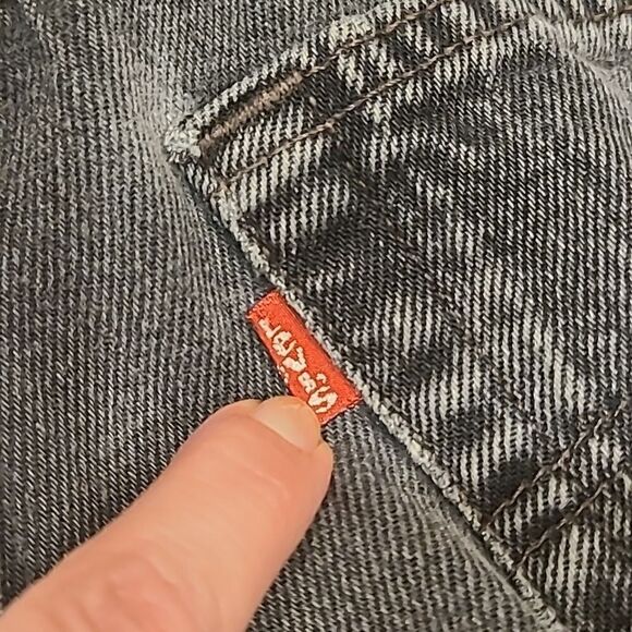 Vintage Levi's Gray Cutoff Button Fly Frayed Denim Shorts Made in the USA | 32 - Picture 11 of 11
